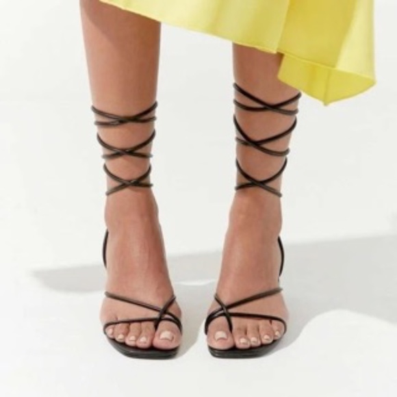 UO Alexa Strappy Sandal - Picture 3 of 16